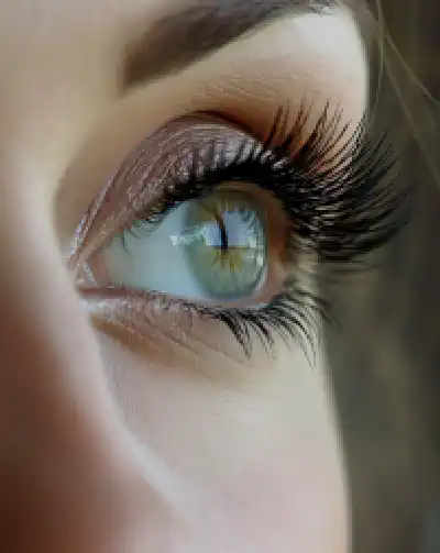 Close up of an eye that has lash extensions.